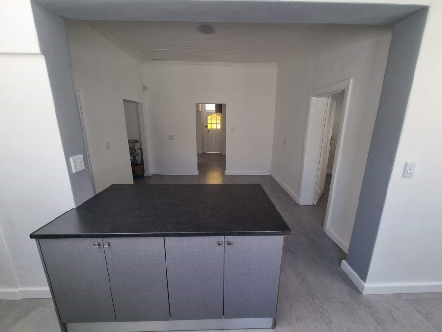 To Let 3 Bedroom Property for Rent in Wynberg Western Cape